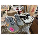 2 PAIRS OF SHOES
