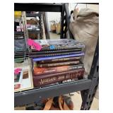 LOT OF BOOKS / YEARBOOKS ANNUALS