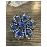 VINTAGE BROOCH / PIN