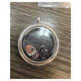 OWL NECKLACE W CONTENTS