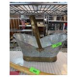 GALVANIZED STEEL PLANTER / BEER / FLOWER BASKET GALVANIZED STEEL PLANTER / BEER / FLOWER BASKET