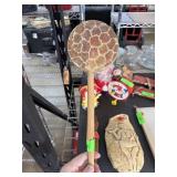 GIRAFFE PATTERNED SPIN DRUM TOY GIRAFFE PATTERNED SPIN DRUM TOY