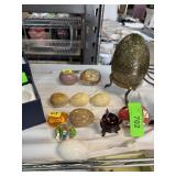 LOT OF MARBLE & ART GLASS EGGS (NOT LARGERS) LOT OF MARBLE & ART GLASS EGGS (NOT LARGERS)