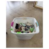 LARGE LAUNDRY BASKET W MANY TY BEANIE BABIES LARGE LAUNDRY BASKET W MANY TY BEANIE BABIES
