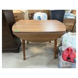 NICE TELL CITY DROP LEAF KITCHEN TABLE NICE TELL CITY DROP LEAF KITCHEN TABLE