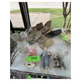 PRECIOUS MOMENTS CERAMIC FIGURINES ATQ BABY SHOES PRECIOUS MOMENTS CERAMIC FIGURINES ATQ BABY SHOES