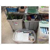LARGE LOT OF CHIRSTMAS / MISC WRAPPING / GIFT BAGS LARGE LOT OF CHIRSTMAS / MISC WRAPPING / GIFT BAGS