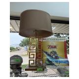 PRETTY TABLE LAMP W LUCITE BASE PRETTY TABLE LAMP W LUCITE BASE