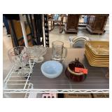 LOT OF MIXED DISHES / PLATES MELAMINE TRAYS LOT OF MIXED DISHES / PLATES MELAMINE TRAYS
