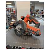 BLACK & DECKER CORDLESS SAW WORKS & LIGHT BLACK & DECKER CORDLESS SAW WORKS & LIGHT