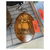 VINTAGE GOEBEL HUMMEL WALL DECOR VINTAGE GOEBEL HUMMEL WALL DECOR