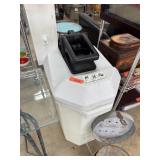 CAN CRUSHER TRASH CAN CAN CRUSHER TRASH CAN