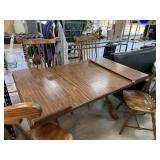 PRETTY DINING TABLE & LARGE SPINDLE BACK CHAIRS PRETTY DINING TABLE & LARGE SPINDLE BACK CHAIRS