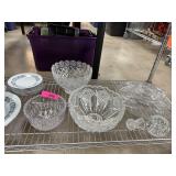 LARGE LOT OF MIXED GLASSWARE / BOWLS ETC LARGE LOT OF MIXED GLASSWARE / BOWLS ETC