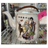 CHINESE PORCELAIN TEAPOT CHINESE PORCELAIN TEAPOT