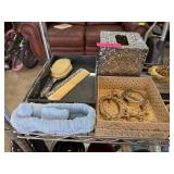 VANITY BRUSH & COMB / TISSUE HOLDER / FRAME VANITY BRUSH & COMB / TISSUE HOLDER / FRAME