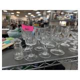 LOT OF MIXED GLASSWARE LOT OF MIXED GLASSWARE