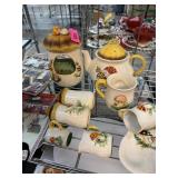 LOT OF VINTAGE CERAMIC MUSHRROM TEAPOT DISHES LOT OF VINTAGE CERAMIC MUSHRROM TEAPOT DISHES