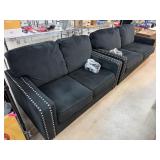 NICE BLACK SOFA & LOVESEAT SET NOTE NICE BLACK SOFA & LOVESEAT SET NOTE