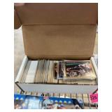 BOX OF MIXED BASKETBALL CARDS PIPPEN RODMAN+ BOX OF MIXED BASKETBALL CARDS PIPPEN RODMAN+