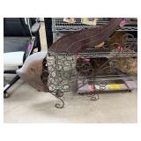 LARGE METAL FISH DECOR PIECE / GARDEN ETC LARGE METAL FISH DECOR PIECE / GARDEN ETC