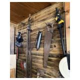 CONTS HANGING ON WALL CORNER HEDGE TRIMMER NOTE