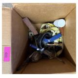 BOX OF MIXED TOOLS / STRAPS