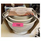 NEW 3PC COLANDER SET