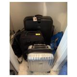 LOT OF LUGGAGE & MIXED BAGS