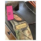 HOYT RAPTOR CARBONITE COMPOUND BOW W ARROWS