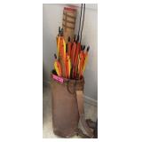 LEATHER QUIVER & ARROWS