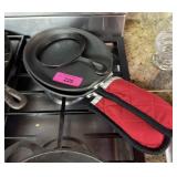 LOT OF MISC CAST IRON SKILLETS / PANS