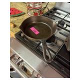 CAST IRON SKILLET / PAN