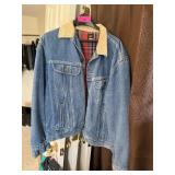 LEE DENIM JACKET SIZE LARGE