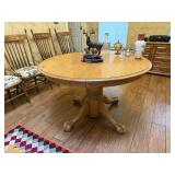 LARGE CLAW FOOT ROUND GREAT OAKS DINING TABLE NOTE