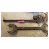 LARGE PIPE WRENCH AND OPEN WRENCH