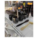 LOT OF HORN NAPKIN RINGS / UTENSILS