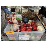 LOT OF NICE CHRISTMAS DECORATION