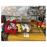 CONTENTS OF SHELF LOT OF PEANUTS & MORE