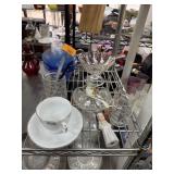 LOT OF MIXED GLASSWARE / DISHES