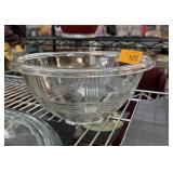 VTG HAZEL ATLAS CRIS CROSS ROLLED RIM MIXING BOWL
