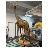 CARVED WOOD GIRAFFE SCULPTURE NOTE