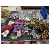 MIXED CHRISTMAS DECOR / ORNAMENTS ETC