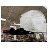 POP UP LIGHT TENT W BACKDROPS