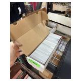 BOX OF MIXED BASEBALL SPORTS CARDS
