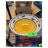 LARGE ITALIAN CERAMIC BOWL