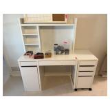 DESK WITH HUTCH AND MATCHED DRAWER UNIT DESK WITH HUTCH AND MATCHED DRAWER UNIT