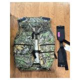 CAMOUFLAGED VEST W DETACHABLE SEAT PAD XL-2XL CAMOUFLAGED VEST W DETACHABLE SEAT PAD XL-2XL