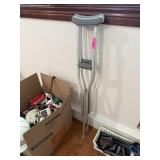 PAIR OF ALUMINUM CRUTCHES PAIR OF ALUMINUM CRUTCHES