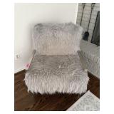 JONATHAN LOUIS CUTE SHAGGY ARM CHAIR NOTE JONATHAN LOUIS CUTE SHAGGY ARM CHAIR NOTE